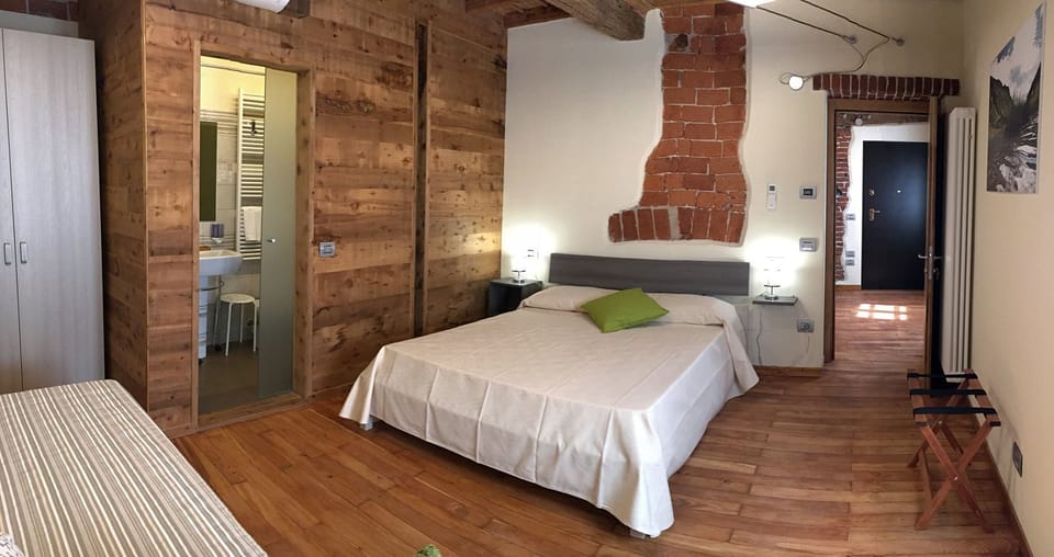 Deluxe Double Room, Annex Building | Individually decorated, individually furnished, blackout drapes