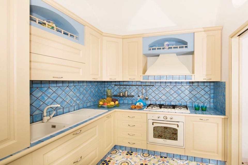 Villa (6 Bedrooms) | Private kitchen | Coffee/tea maker, fridge, microwave, oven
