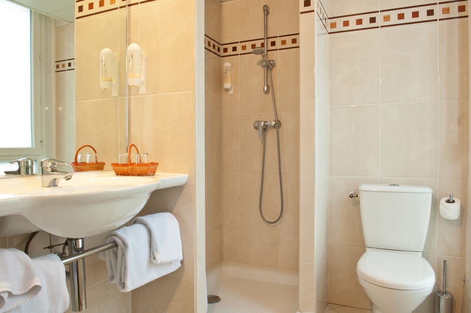 Bathroom shower