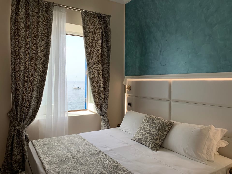 Frette Italian sheets, premium bedding, down comforters, pillowtop beds