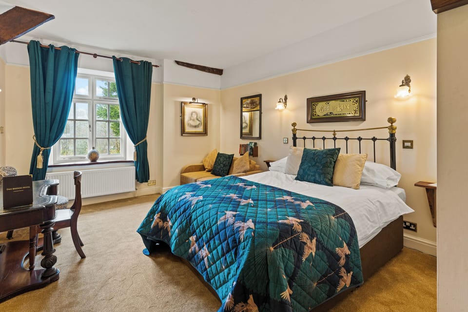 Double Room | Individually decorated, individually furnished, desk, laptop workspace