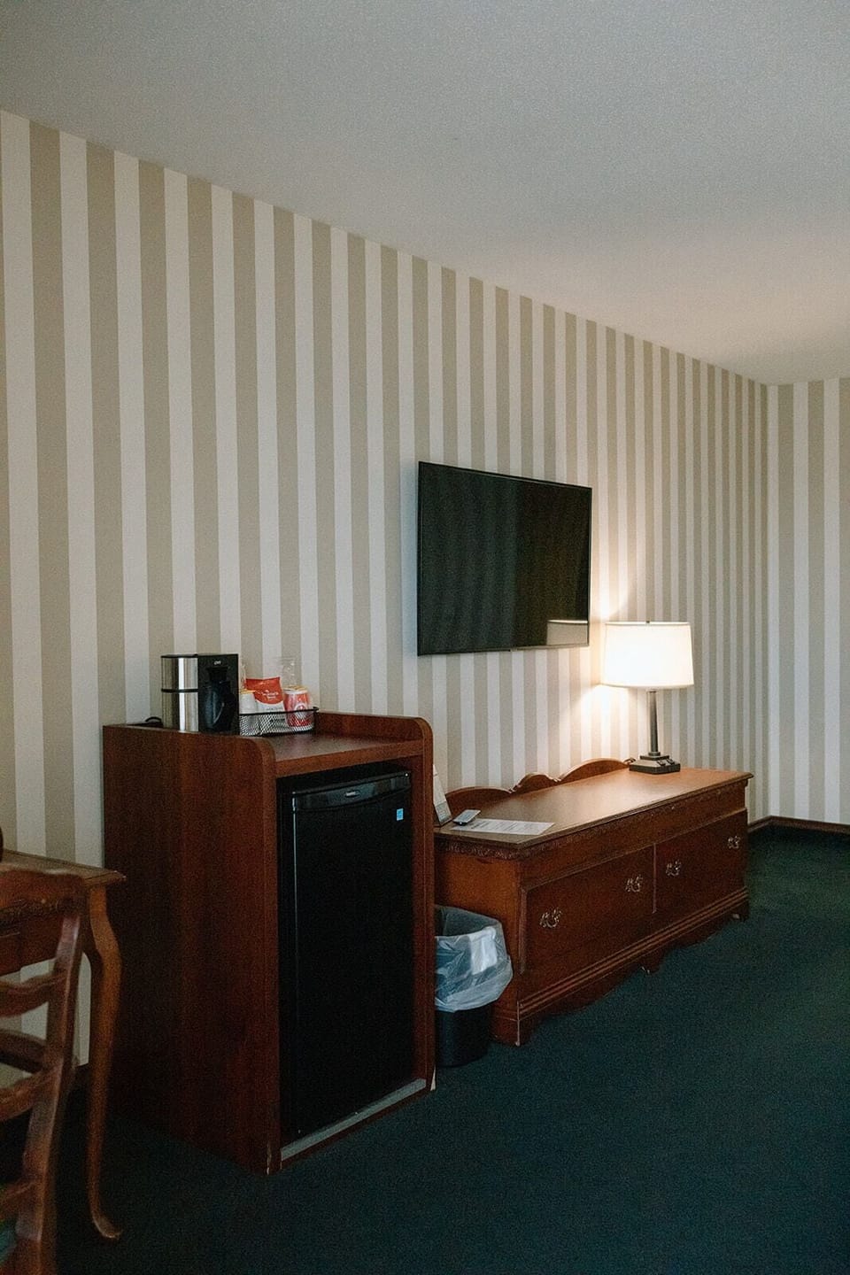 Standard Room- Non View - 2 Queen Beds | Hypo-allergenic bedding, laptop workspace, iron/ironing board, free WiFi