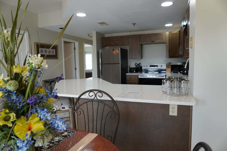 Condo, 3 Bedrooms | Private kitchen | Coffee/tea maker, fridge