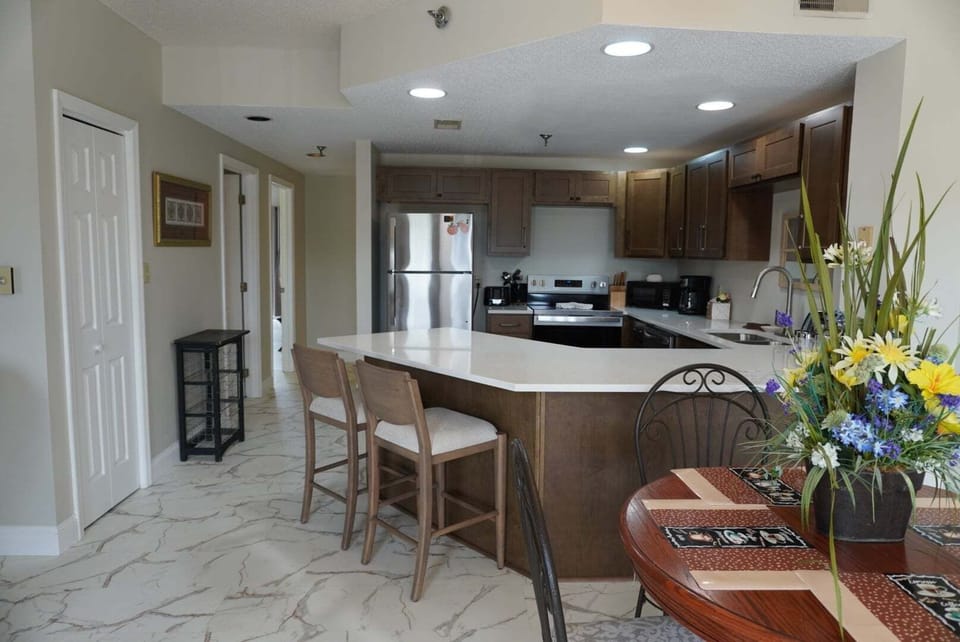 Condo, 3 Bedrooms | Private kitchen | Coffee/tea maker, fridge