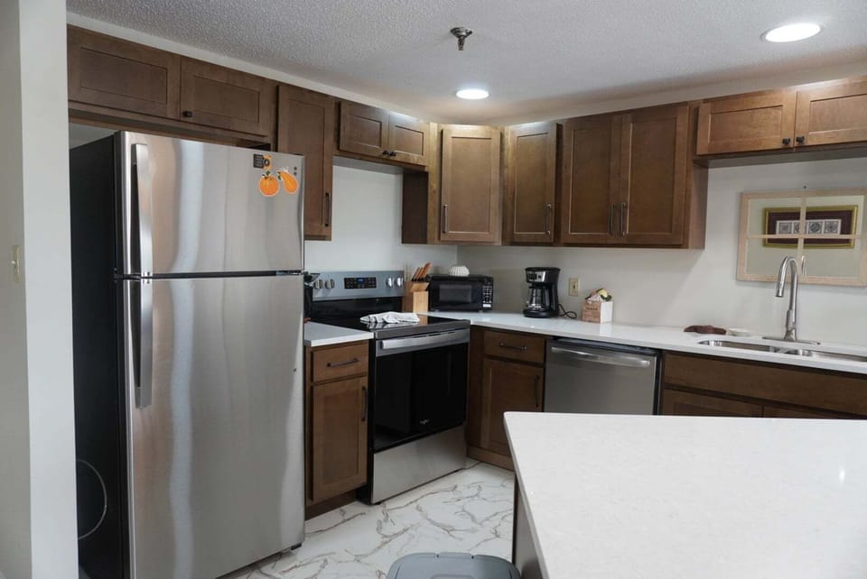 Condo, 3 Bedrooms | Private kitchen | Coffee/tea maker, fridge