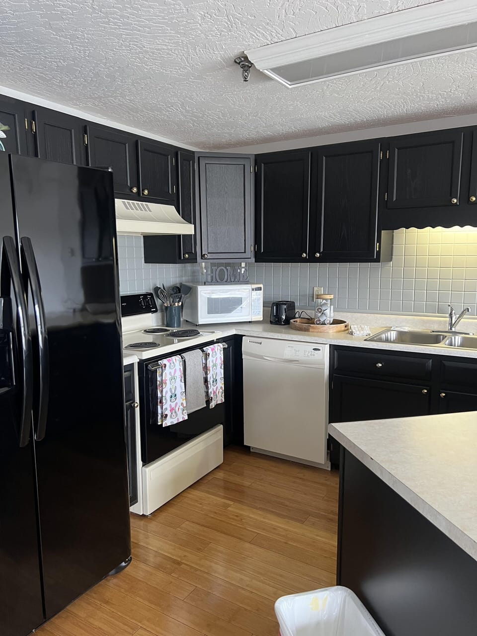 Condo, 3 Bedrooms | Private kitchen | Fridge, microwave, dishwasher, coffee/tea maker