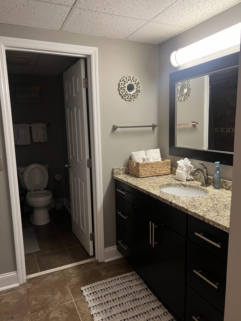 Little Pigeon River 501 2BD with Mountain View Private Balcony by RedAwning Apartment in Pigeon Forge