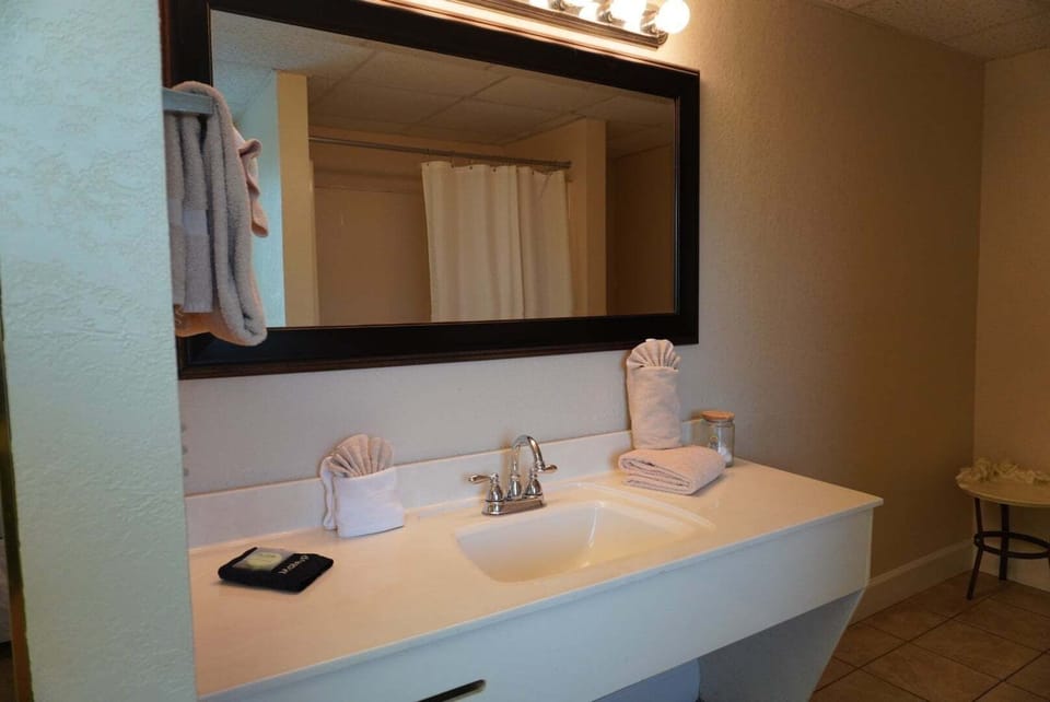 509 1bd 1 Bedroom Condo by RedAwning Apartment in Pigeon Forge
