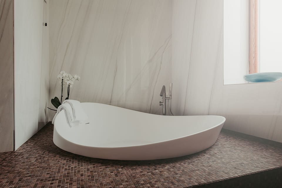 Suite (Bacã) | Deep soaking bathtub