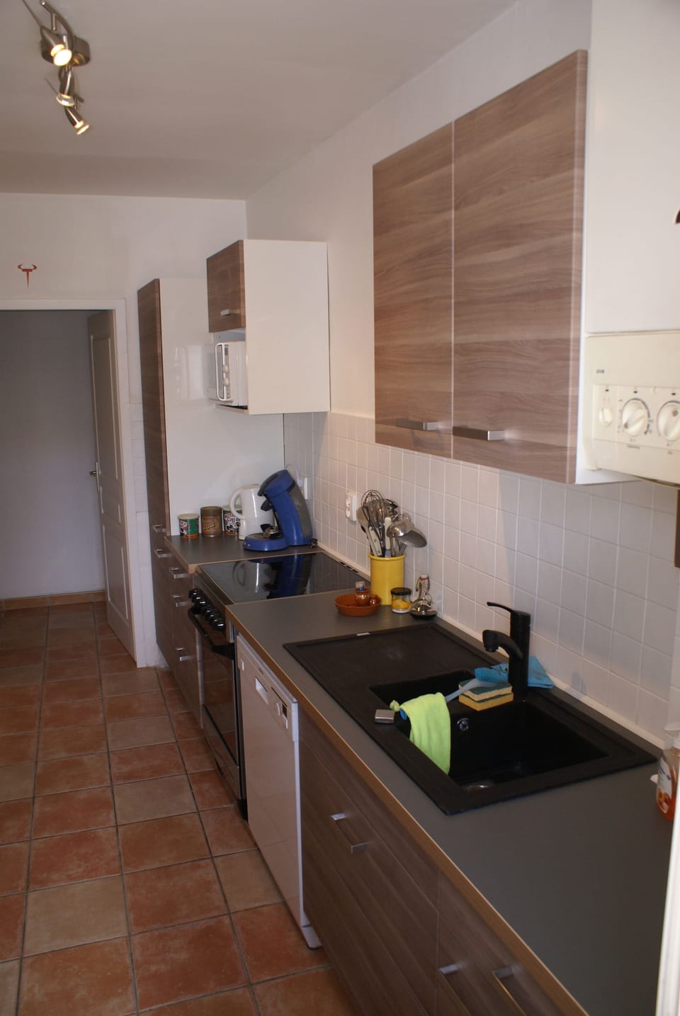 Family Apartment, 3 Bedrooms, Non Smoking | Private kitchen | Shared fridge, microwave