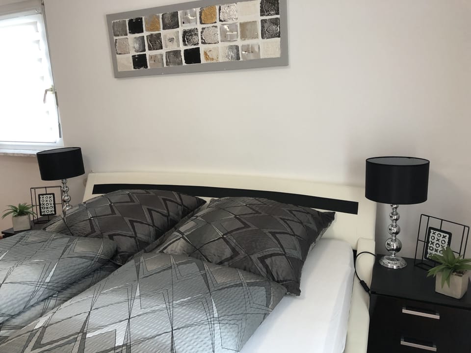 Apartment, Terrasse La Lucia | Desk, WiFi (free), bed sheets