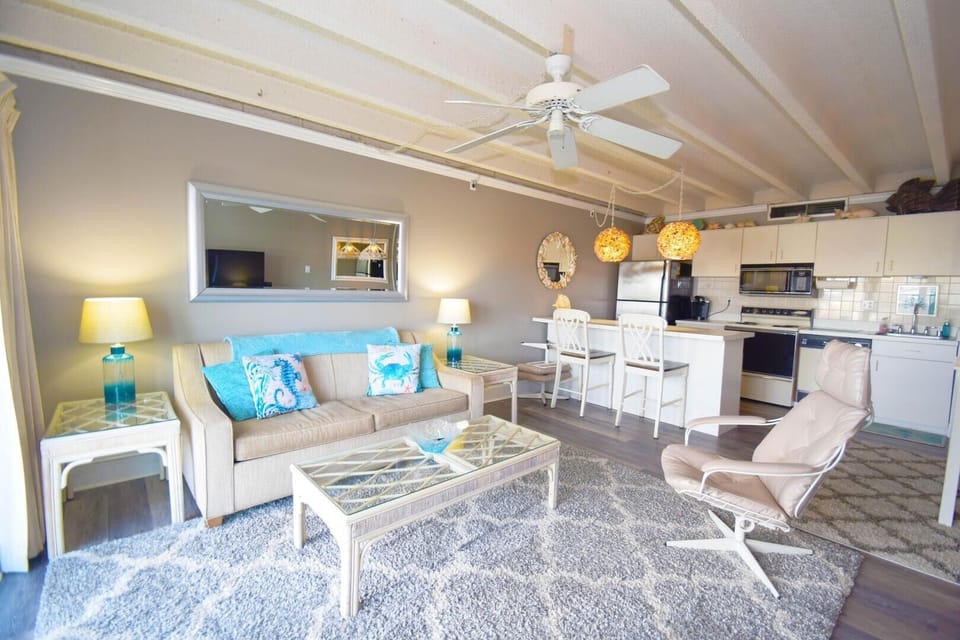 Condo, 1 Bedroom | Living room