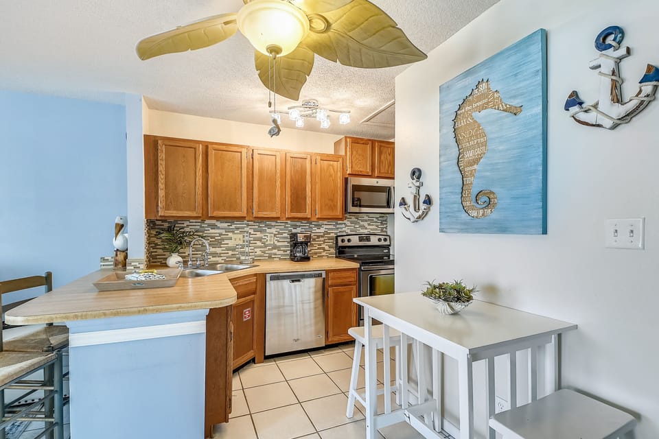 Studio | Private kitchen | Fridge, microwave, oven, dishwasher