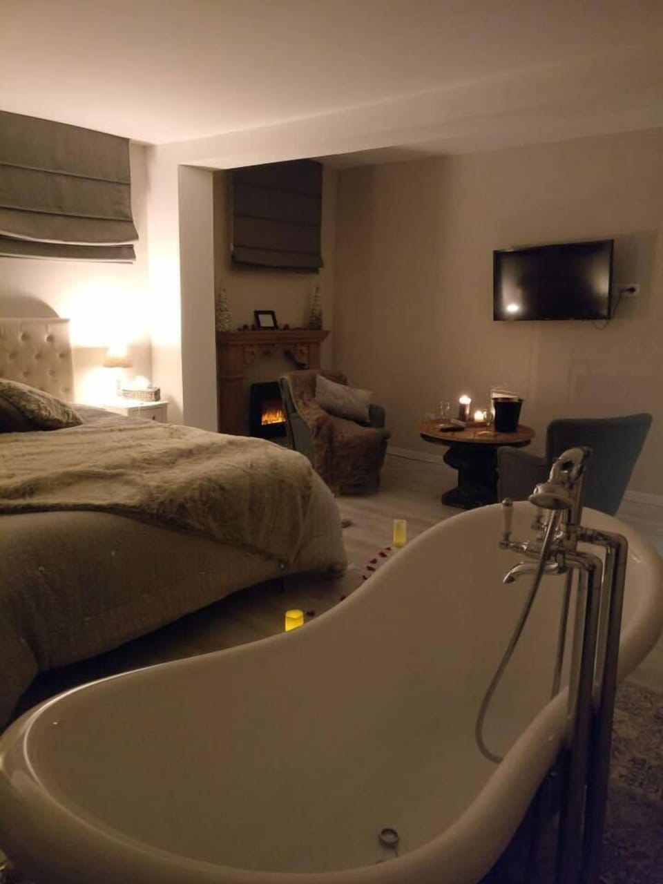 Double Room, 1 Queen Bed, Non Smoking | Premium bedding, blackout drapes, free WiFi, bed sheets