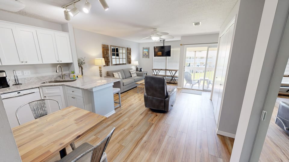 Studio | Private kitchen | Fridge, microwave, oven, dishwasher