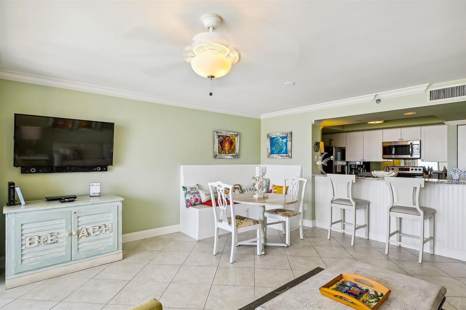 Condo, 1 Bedroom | Dining