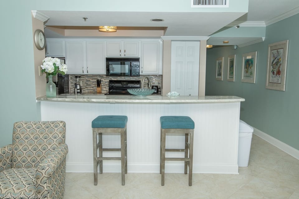 Condo, 1 Bedroom | Private kitchen | Coffee/tea maker, fridge, oven, toaster