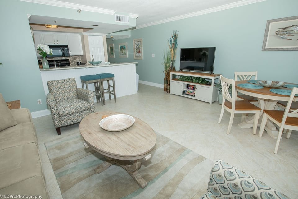 Condo, 1 Bedroom | Living area | 30-inch TV with cable channels