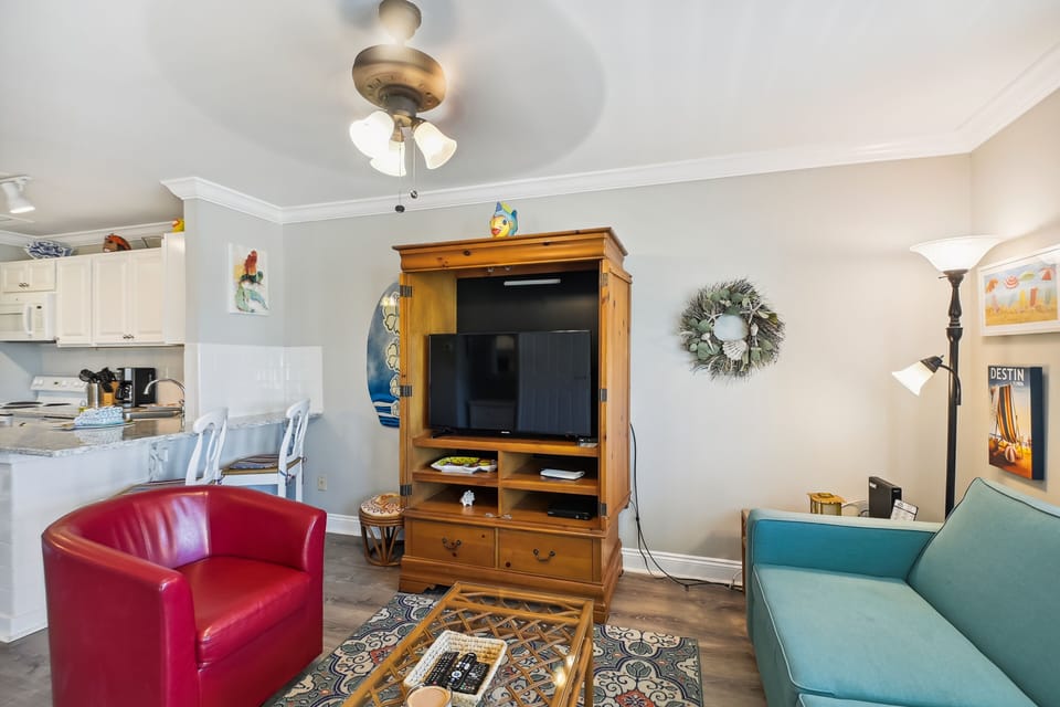 Studio | Living area | TV