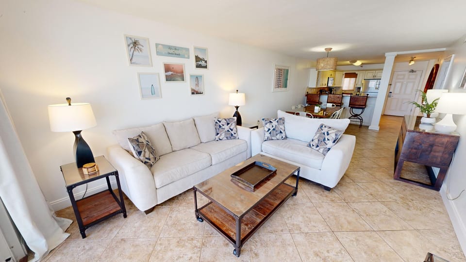 Condo, 2 Bedrooms | Living area | 30-inch TV with cable channels