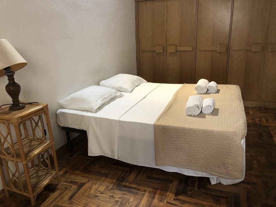 Iron/ironing board, WiFi (free), bed sheets