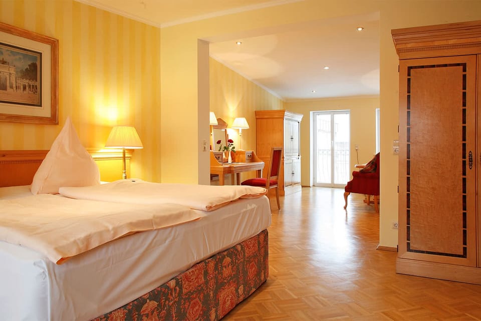 Minibar, in-room safe, desk, laptop workspace