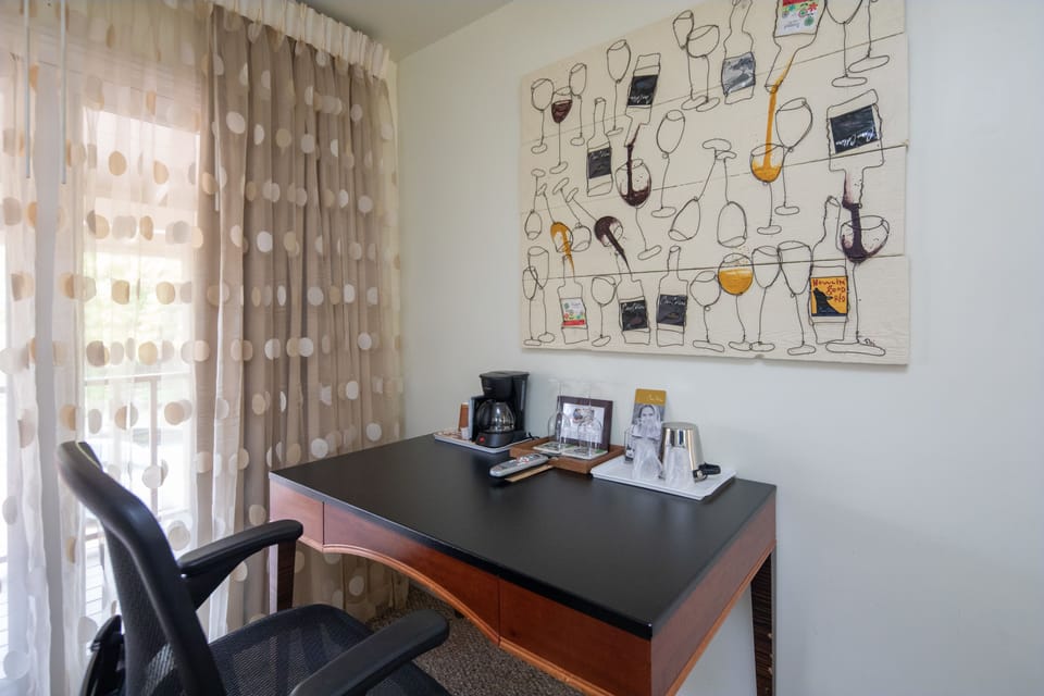 King Balcony | Free WiFi, bed sheets