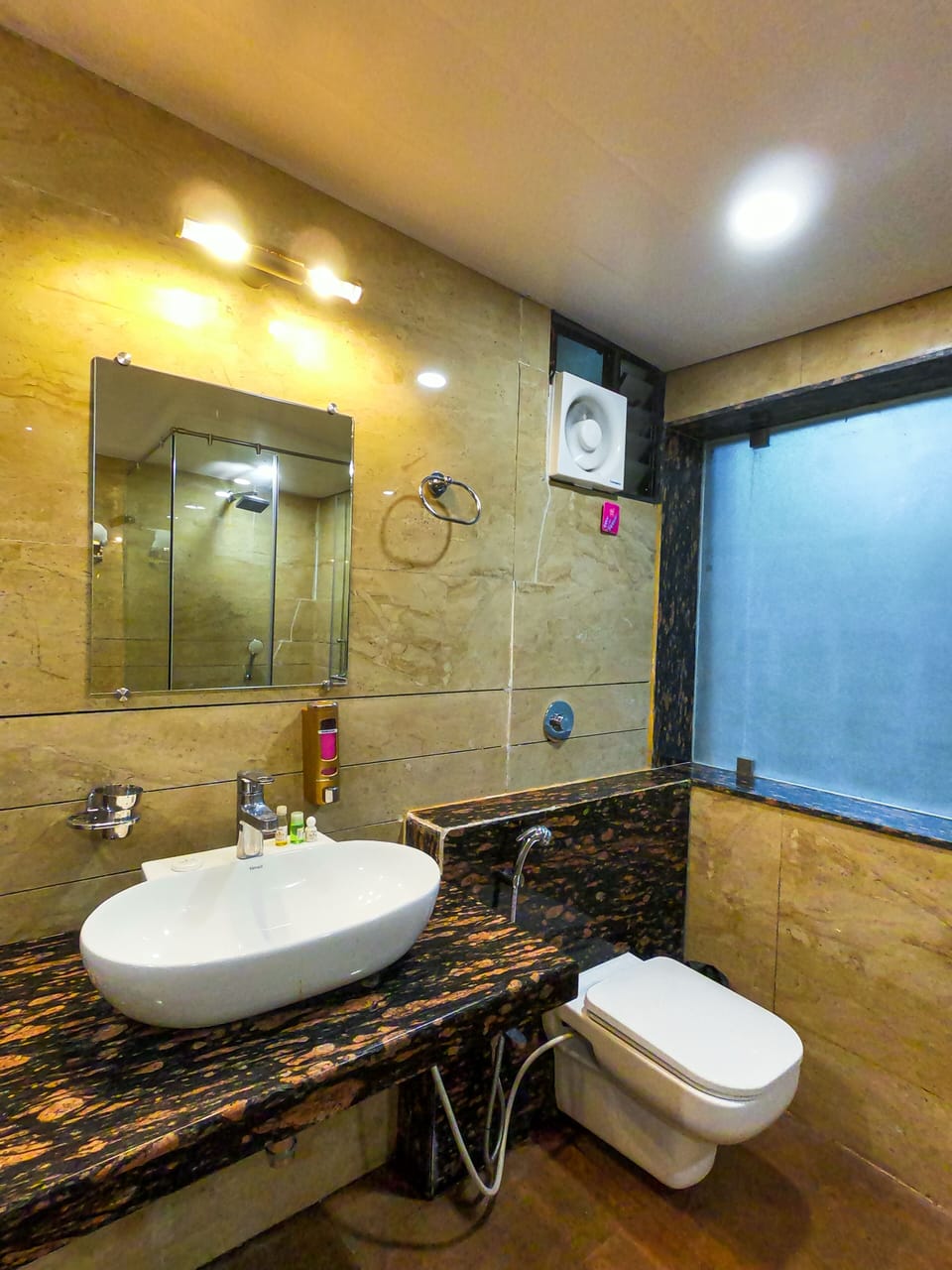 Shower, towels