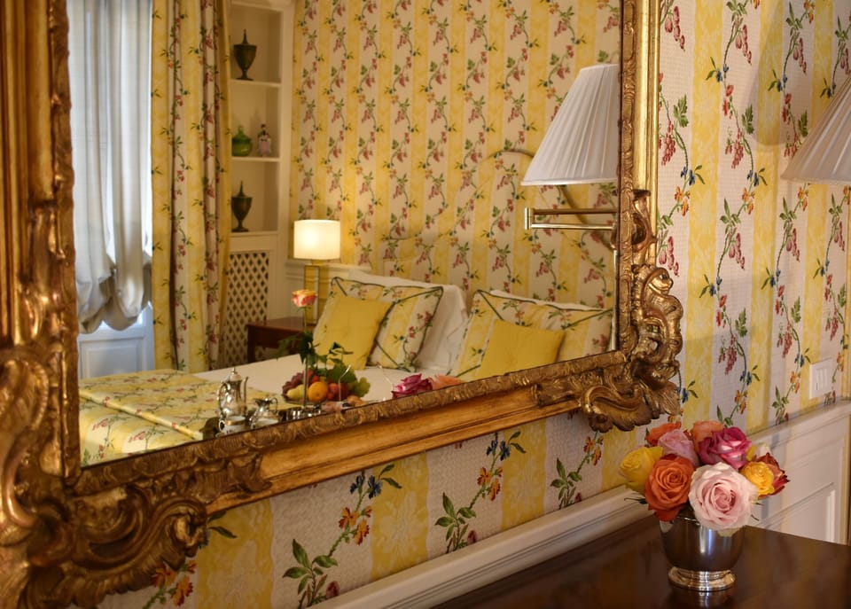 Deluxe Room, Corner | Premium bedding, down comforters, pillowtop beds, in-room safe