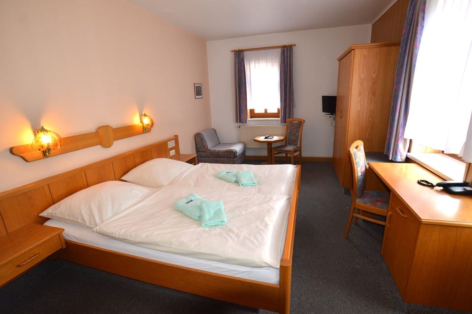Rollaway beds, free WiFi
