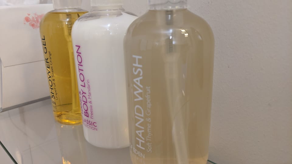 Premium bedding, minibar, blackout drapes, soundproofing