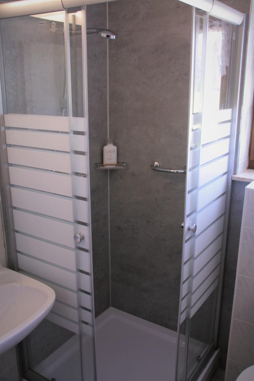 Shower, towels