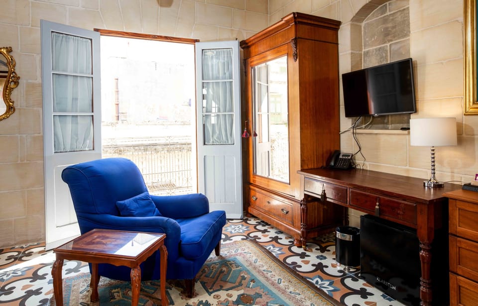 Deluxe Double Room, Balcony (Castille) | Egyptian cotton sheets, premium bedding, pillowtop beds, in-room safe