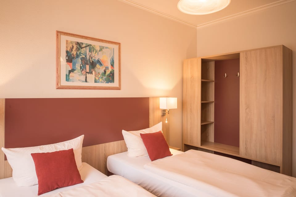 Double Room | Desk, free WiFi, bed sheets