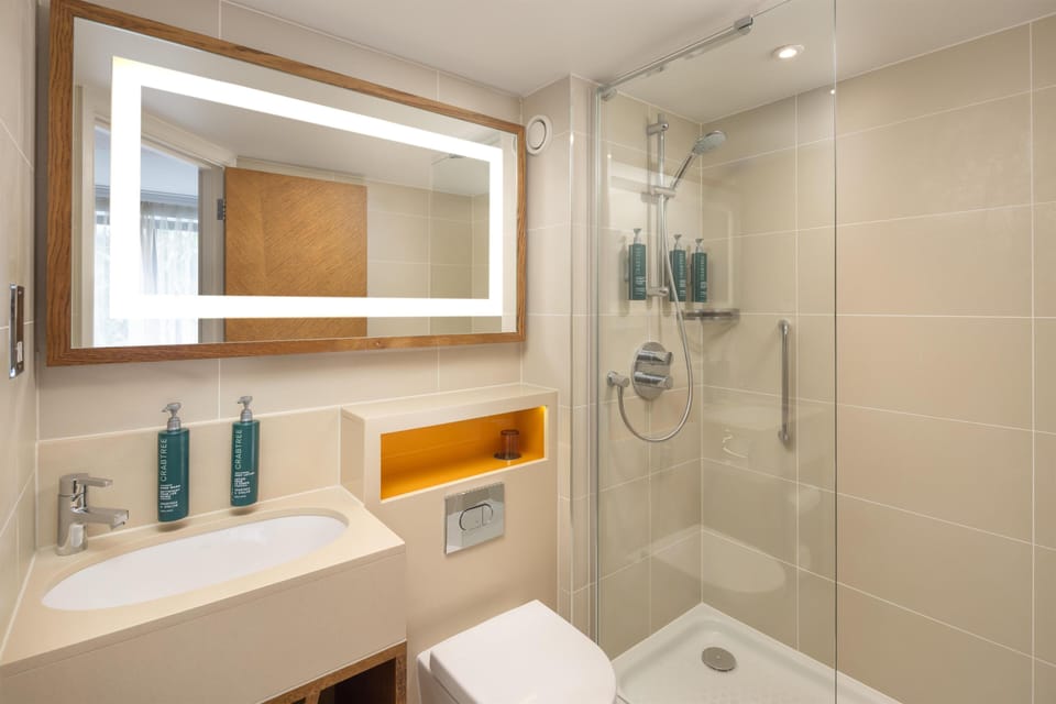 Room, 1 Twin Bed | Bathroom shower
