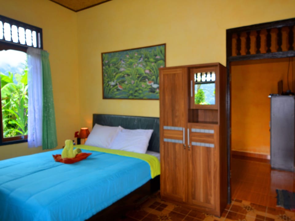 Standard Room, 2 Bedrooms | Free WiFi, bed sheets