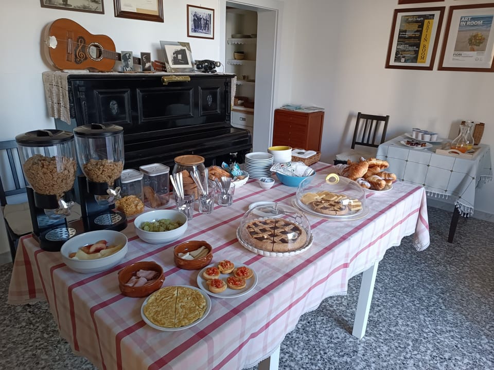 Free daily full breakfast