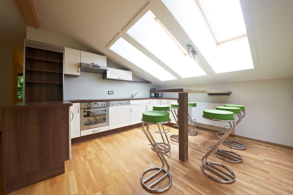 House, 5 Bedrooms (Holiday Lodge) | Private kitchen | Full-size fridge, microwave, oven, stovetop