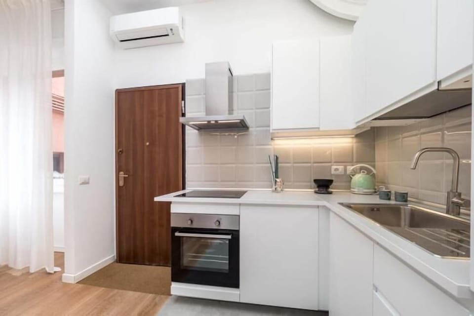Studio | Private kitchen | Fridge, microwave, oven, stovetop