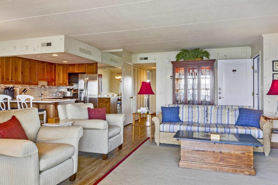 Condo, 2 Bedrooms | Living area | TV