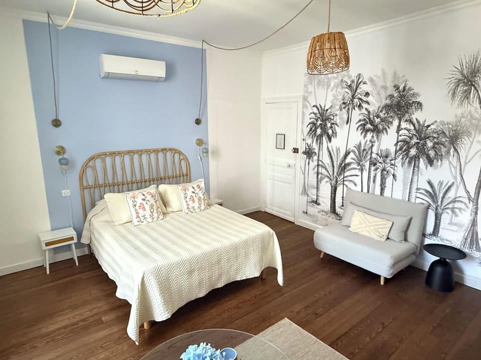 Junon Room | 4 bedrooms, premium bedding, pillowtop beds, iron/ironing board