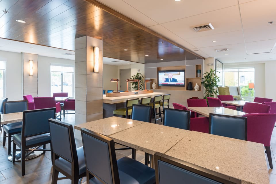 Lobby lounge