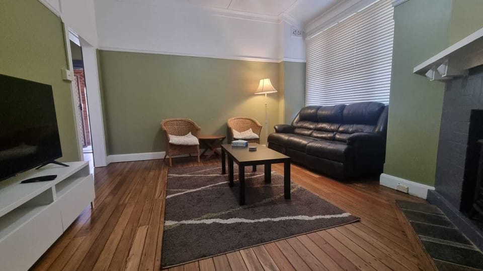 Family Cottage | Living room | 42-inch Smart TV with digital channels