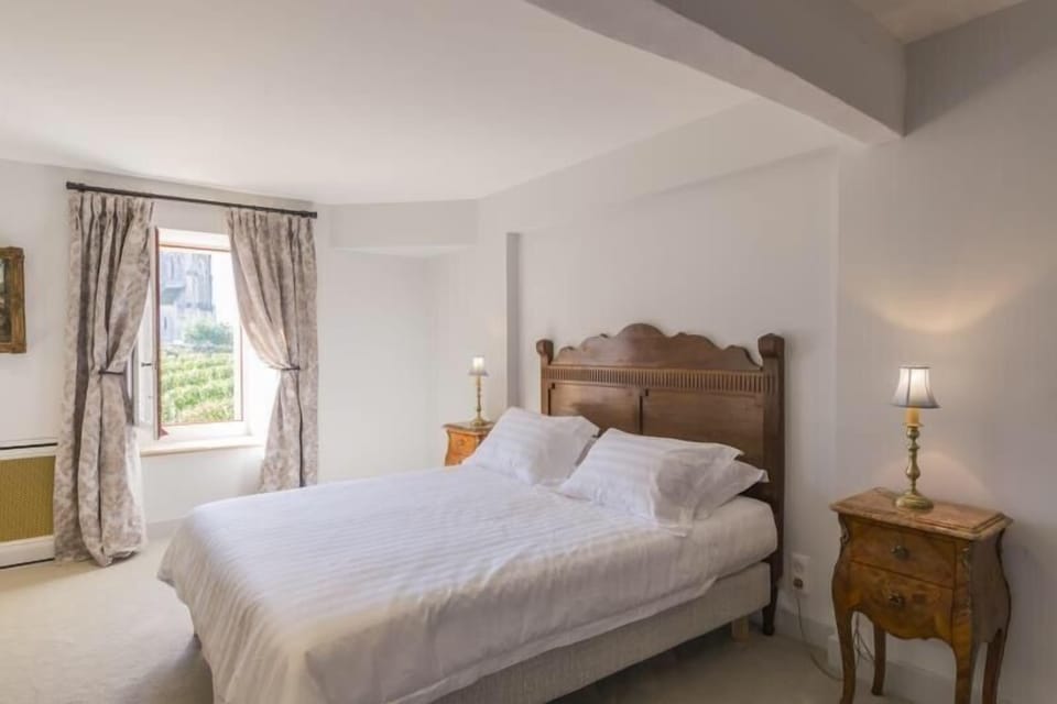 Premium bedding, individually decorated, individually furnished, desk