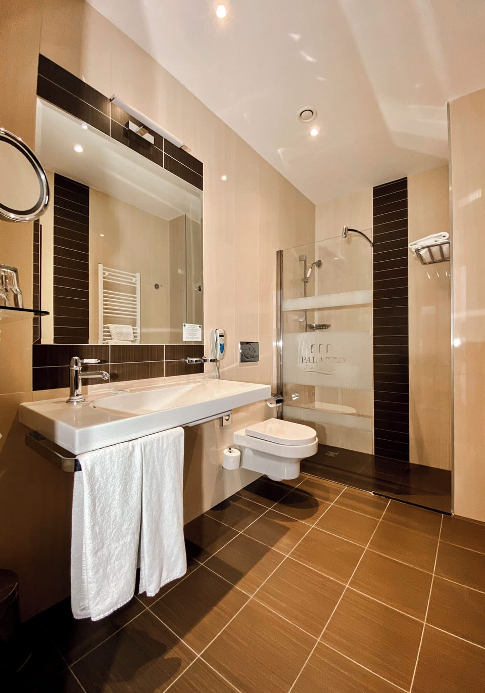 Family Apartment, 2 Bedrooms, Sea View | Bathroom | Free toiletries, hair dryer, bathrobes, towels
