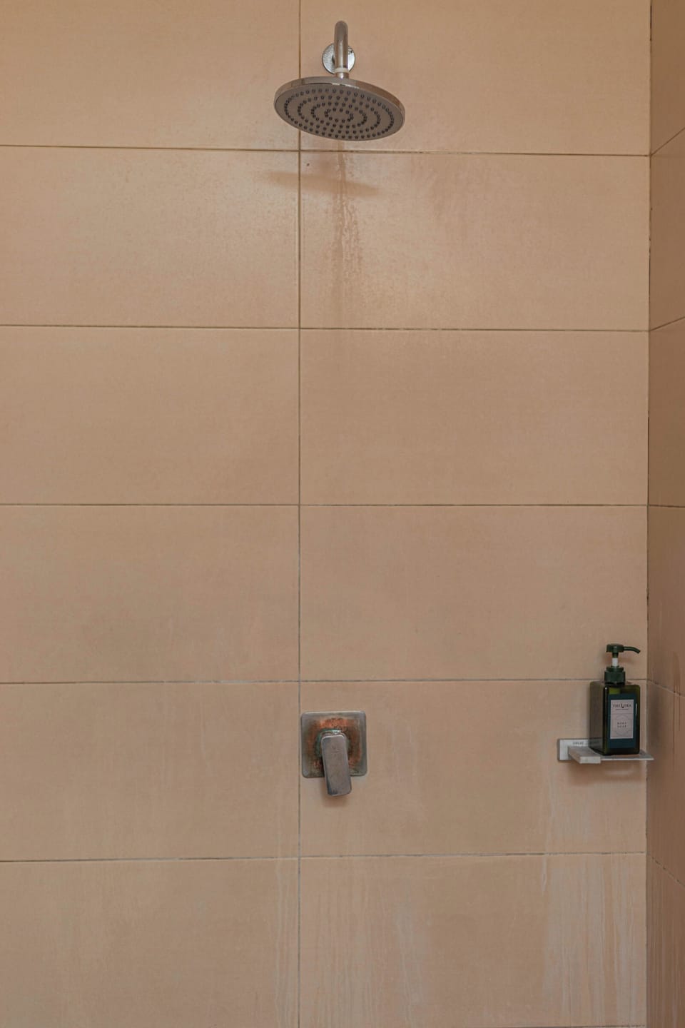 Standard Room | Bathroom | Shower, free toiletries, slippers, towels