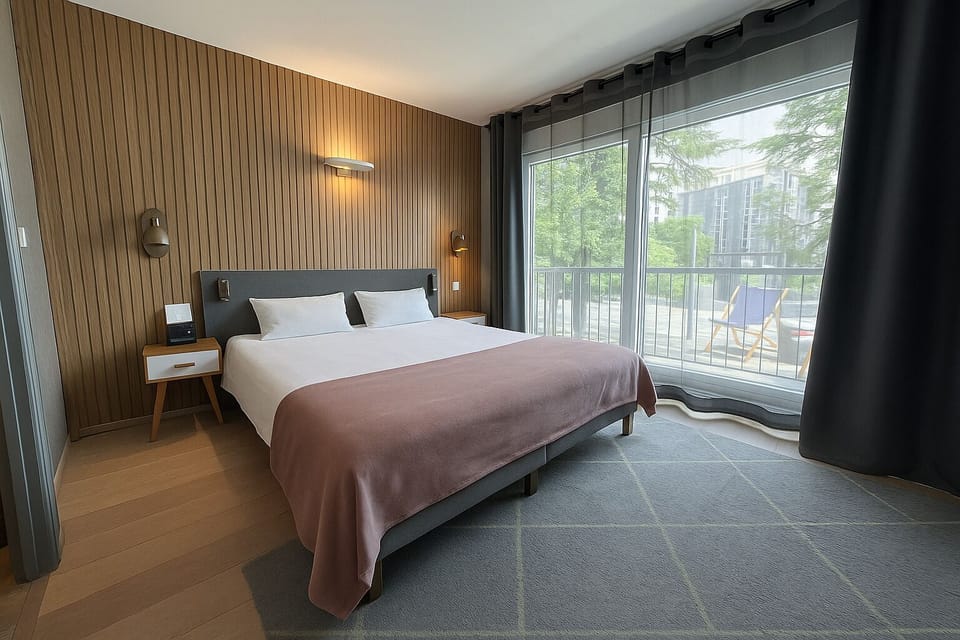 Exclusive Double Room | Individually decorated, individually furnished, desk, laptop workspace