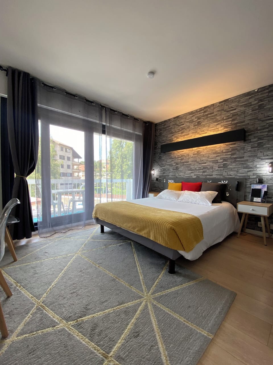 Exclusive Double Room | Individually decorated, individually furnished, desk, laptop workspace