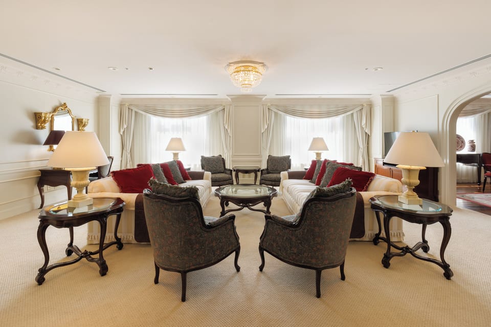 Premier Suite, Non Smoking,Club Lounge Access | Living area | Flat-screen TV