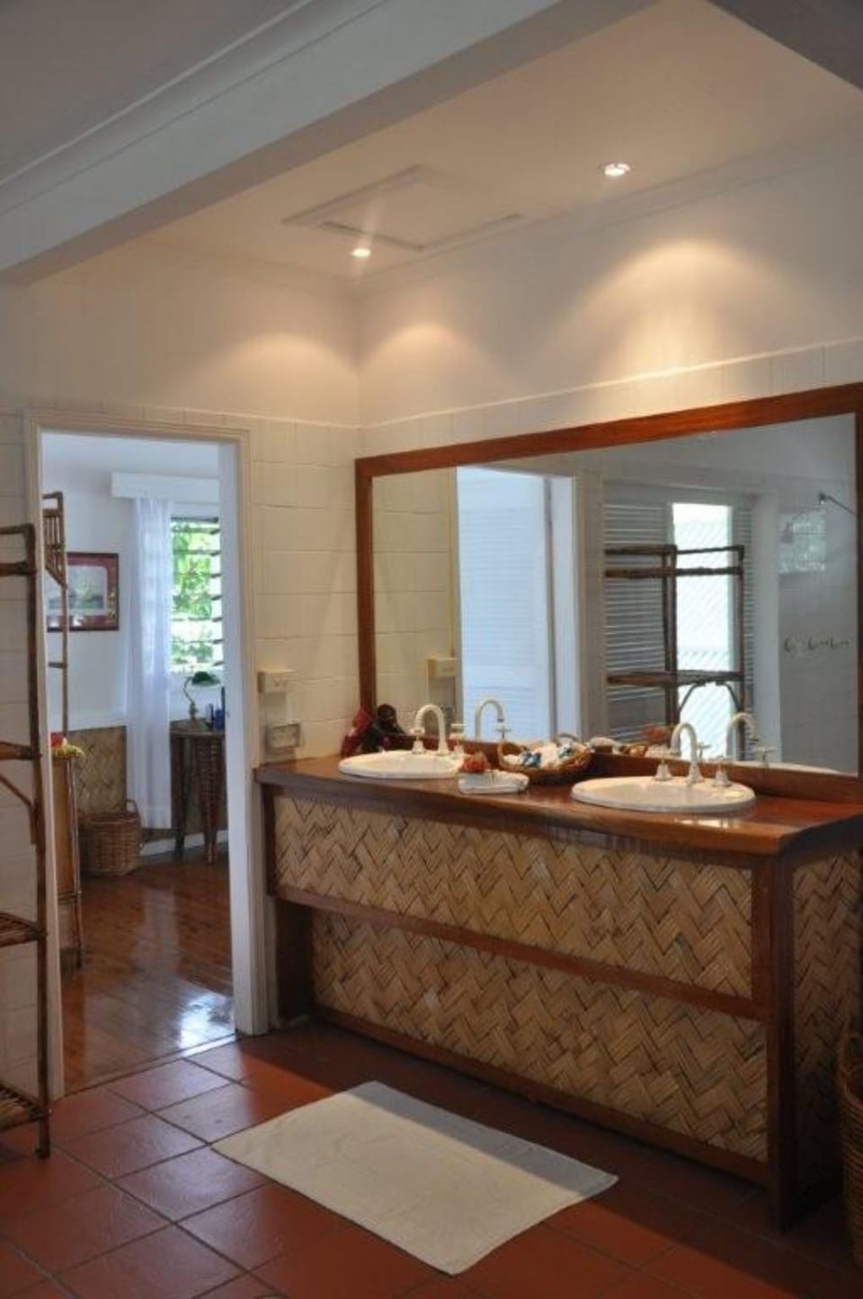 Shower, rainfall showerhead, eco-friendly toiletries, hair dryer